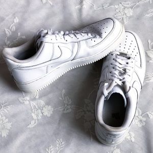 Nike Air Force 1s READ DESCRIPTION